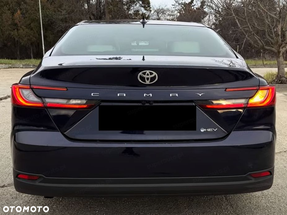 Toyota Camry - 7