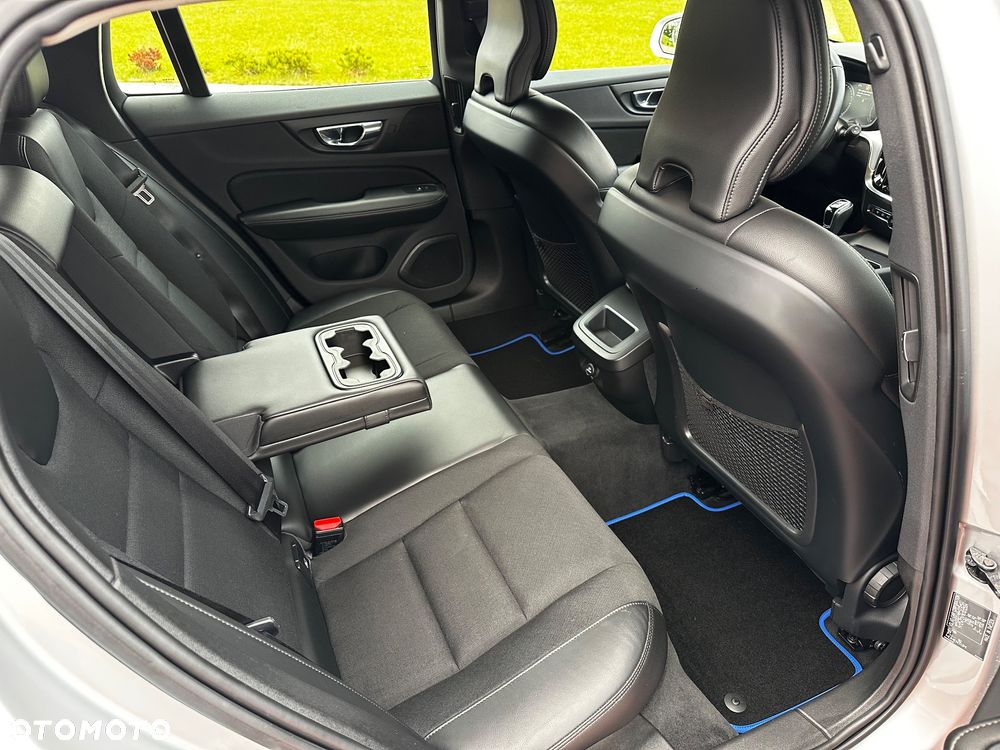 Volvo V60 D3 Momentum - 12