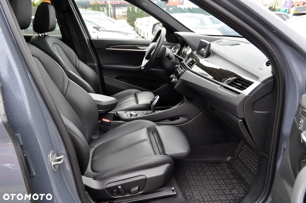 BMW X1 xDrive25i GPF Sport Line sport - 33
