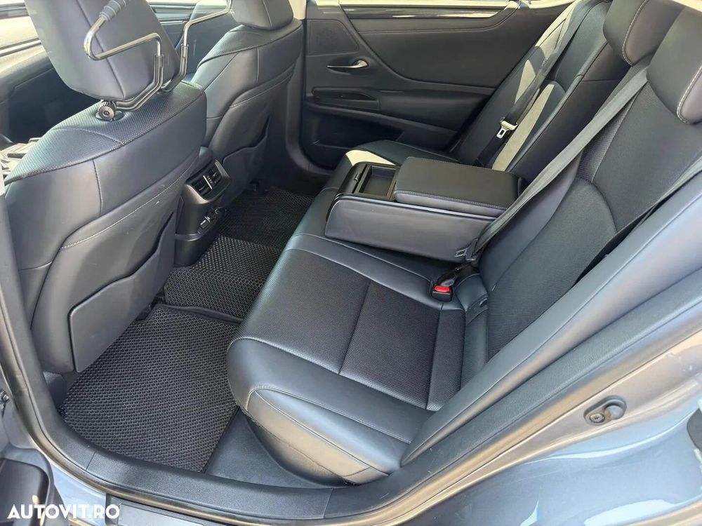 Lexus Seria ES - 21