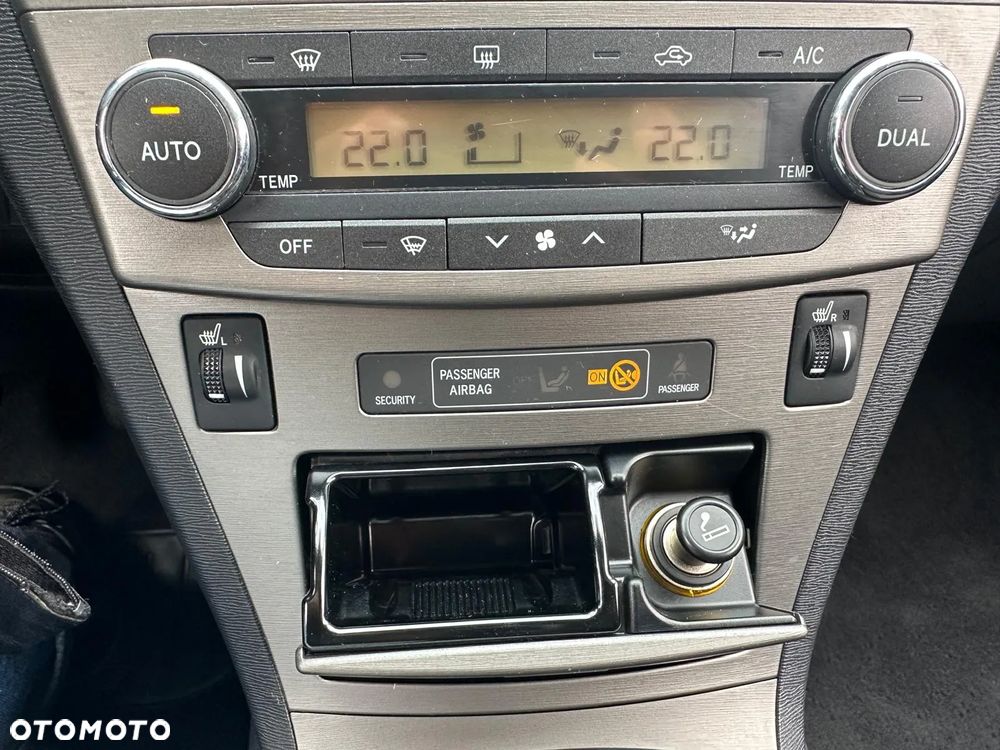 Toyota Avensis Touring Sports 1.8 Comfort - 16