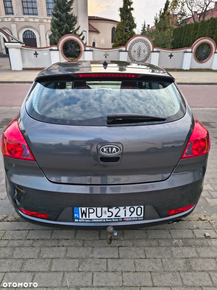 Kia Ceed - 4