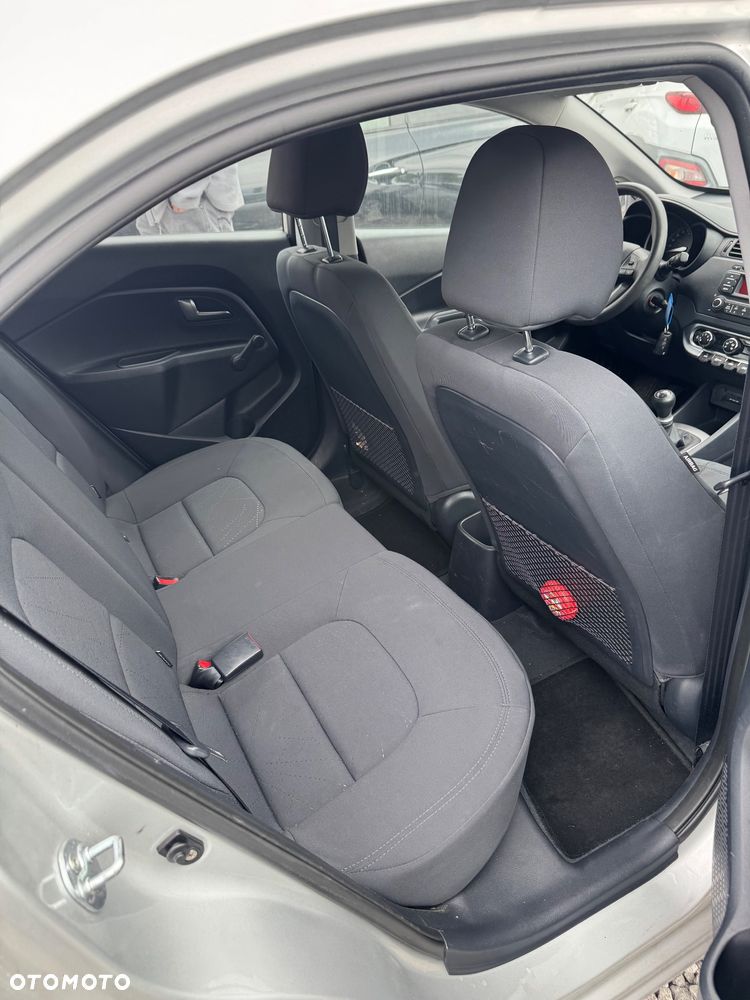 Kia Rio - 7