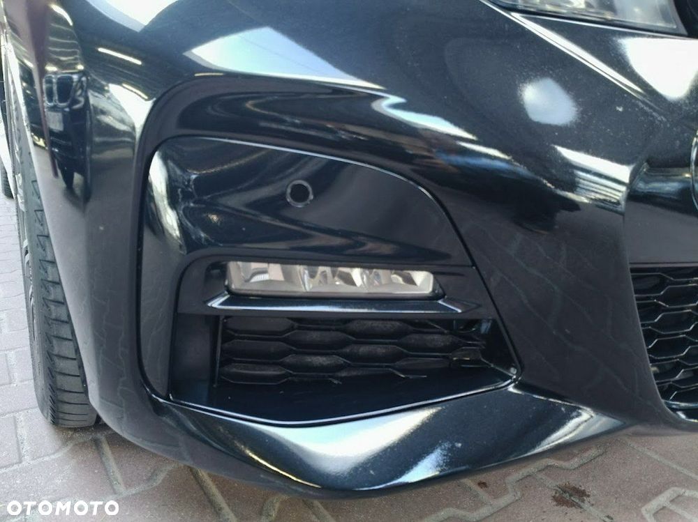 BMW Seria 3 320i M Sport - 9