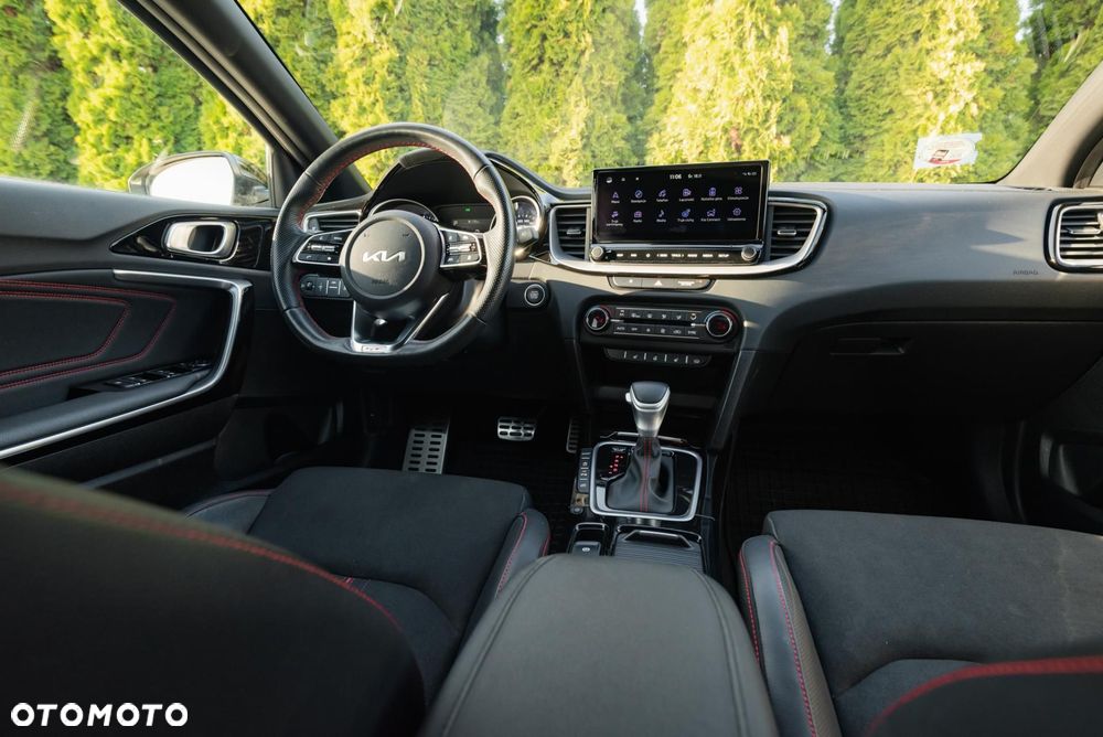 Kia ProCeed 1.6 T-GDI GT DCT - 17