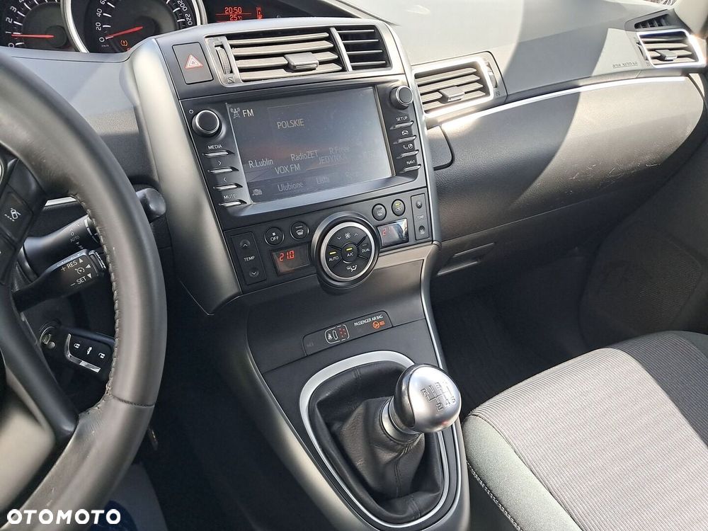 Toyota Verso 1.8 Premium 7os EU6 - 16
