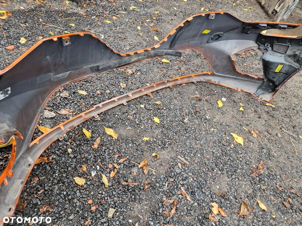 Zderzak  przód  Renault  Clio  V - 8