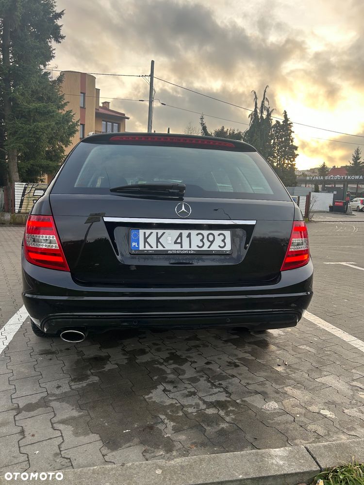 Mercedes-Benz Klasa C 220 CDI BlueEff Classic - 4