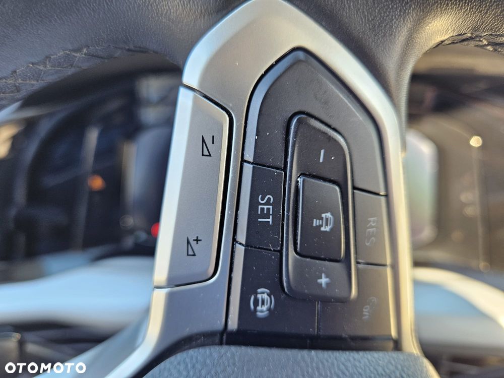 Volkswagen Golf 2.0 TDI Life - 14