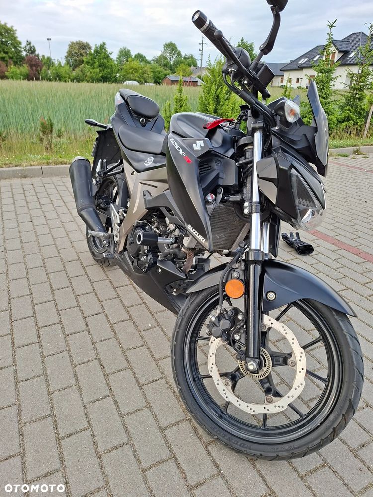 Suzuki GSX - 4