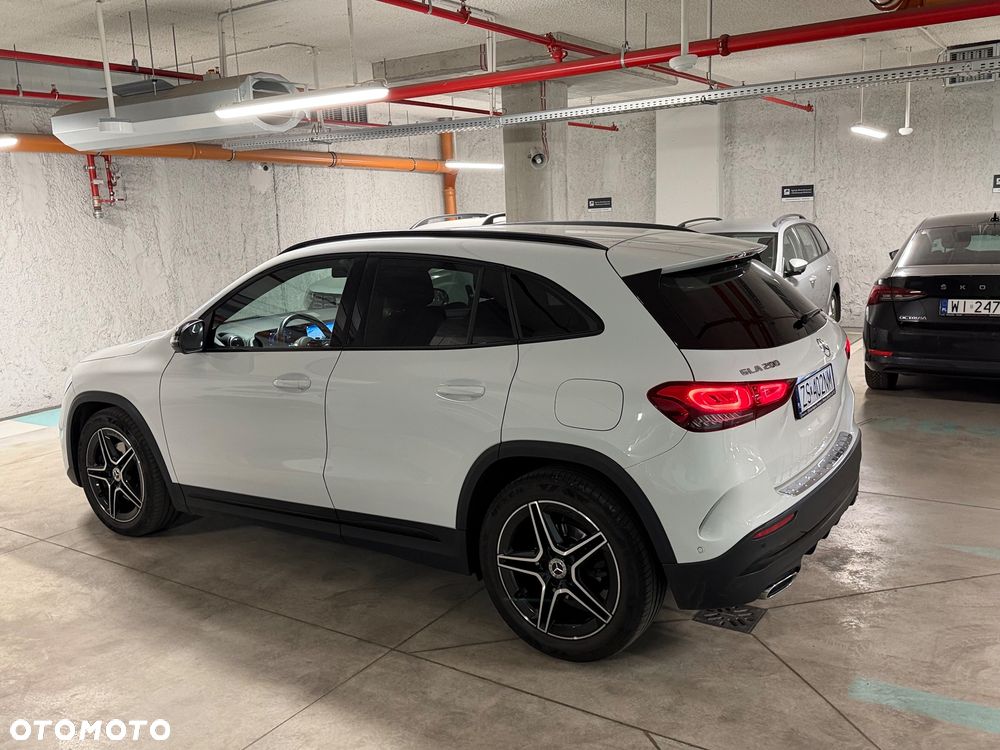 Mercedes-Benz GLA 200 AMG Line - 13
