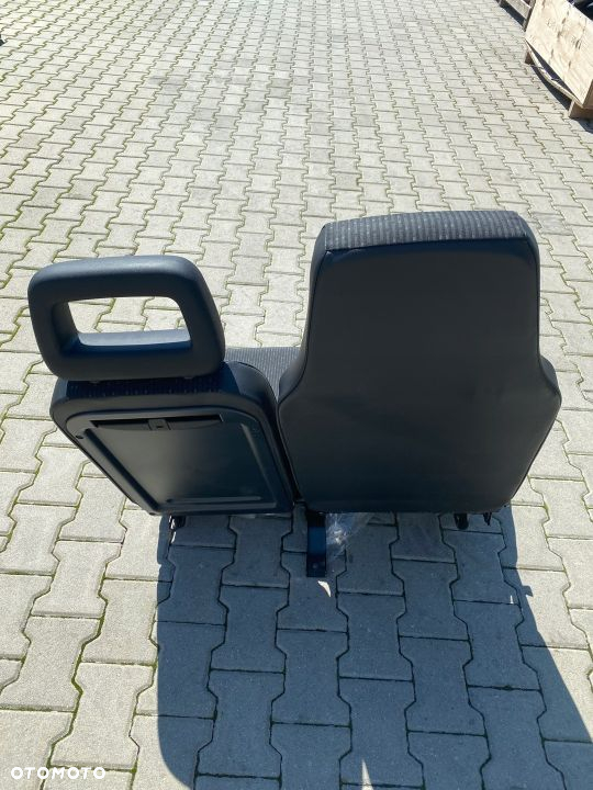 FOTEL KANAPA PASAŻERA MITSUBISHI CANTER FUSO 7C15 - 4