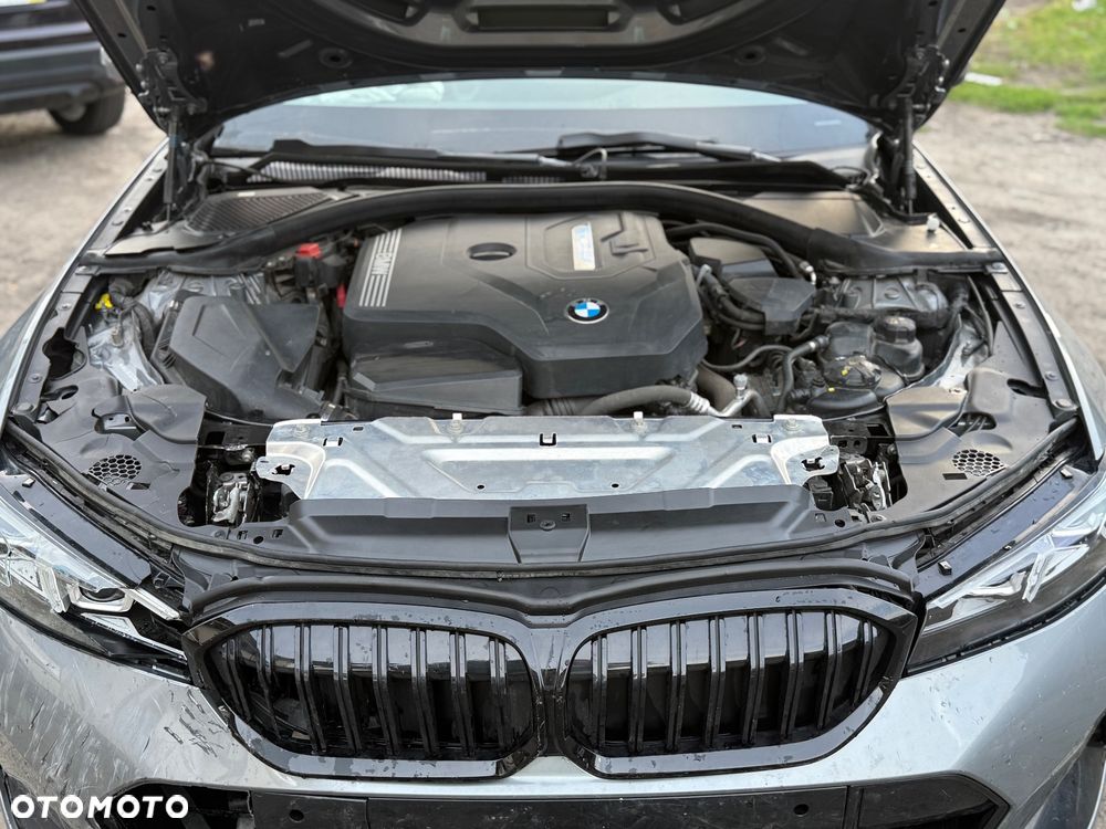 BMW Seria 3 330e PHEV xDrive M Sport Edition sport - 8