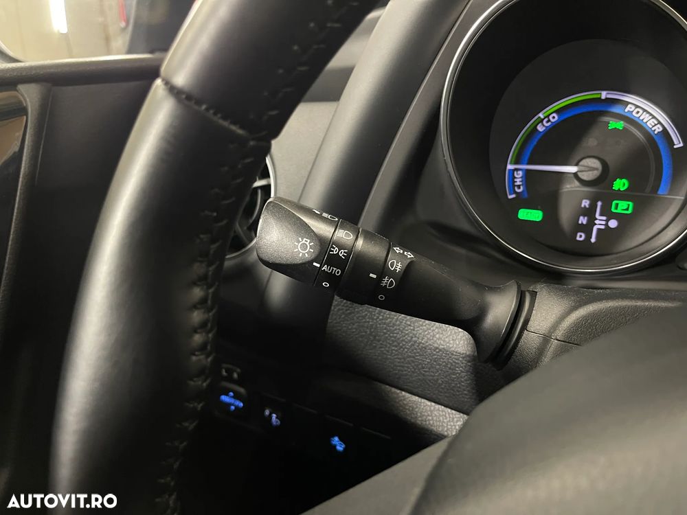 Toyota Auris 1.8 L VVT-i TS Hybrid Luna - 22