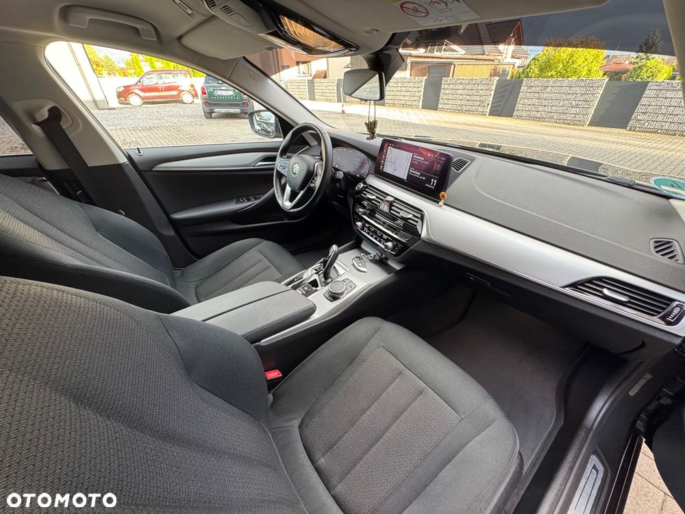 BMW Seria 5 2021 photo 5