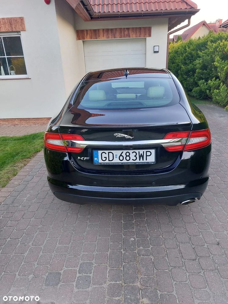 Jaguar XF 2.2 D Luxury - 3