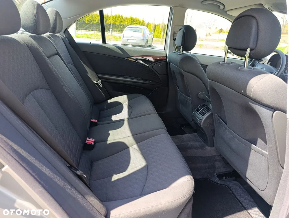 Mercedes-Benz Klasa E 220 CDI Automatik Classic DPF BusinessEDITION - 16