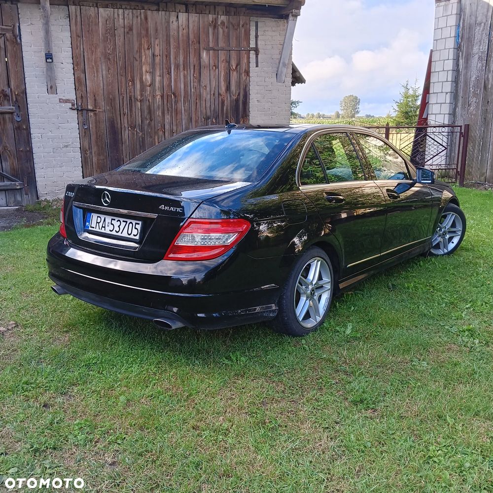 Mercedes-Benz Klasa C 300 7G-TRONIC - 2