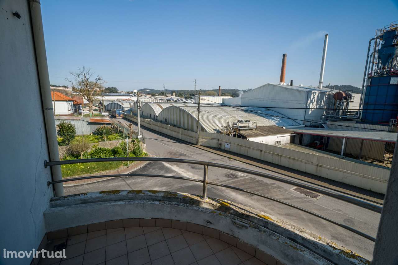 Apartamento T3 à venda em Santa Maria de Lamas - Grande imagem: 2/33