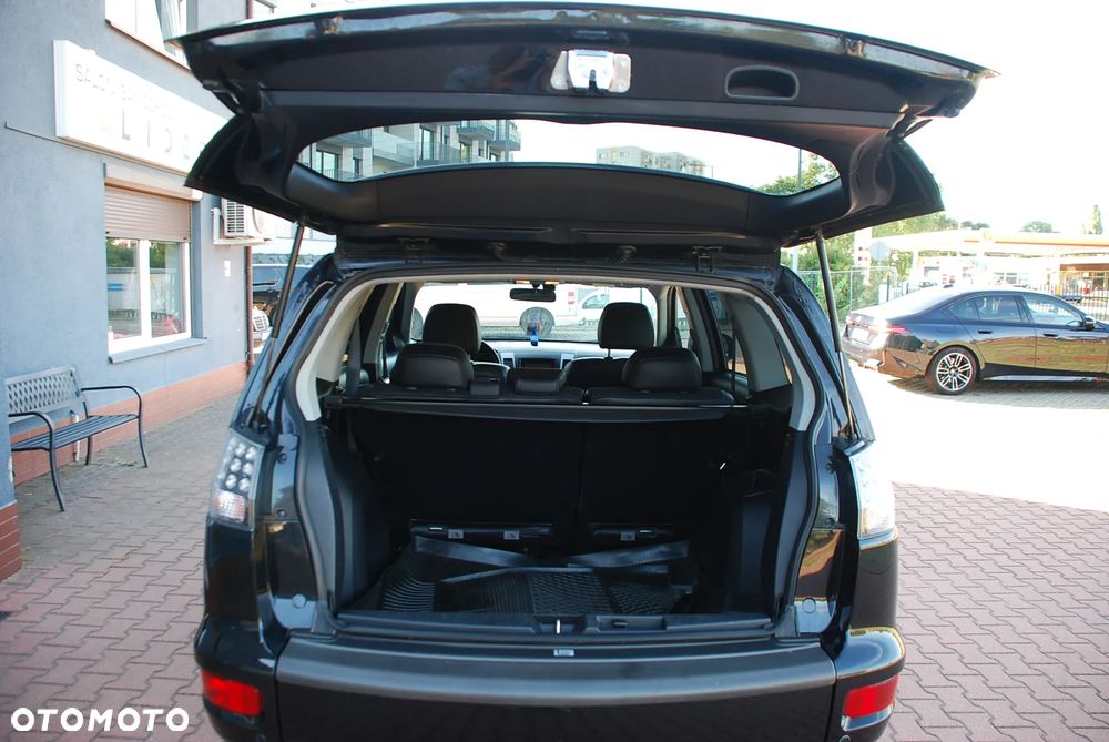 Mitsubishi Outlander 2.0 Intense NAVI 2WD EU5 CVT - 14