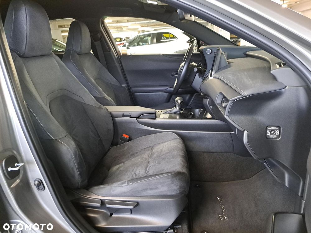 Lexus UX 250h GPF Business 2WD - 13