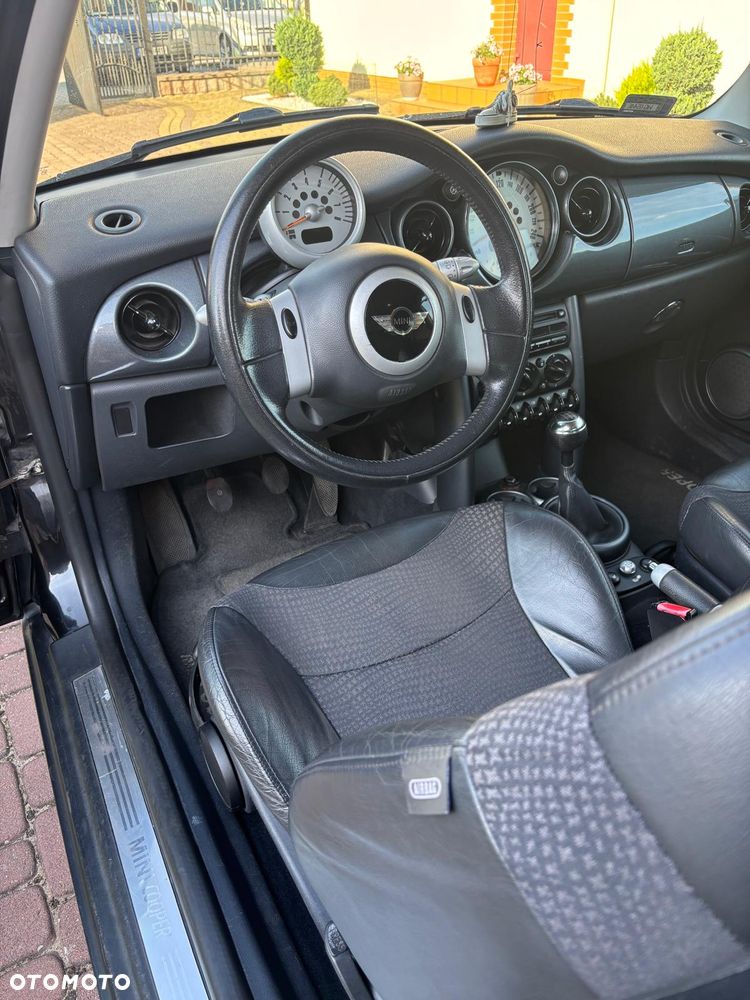 MINI Cooper Standard - 16