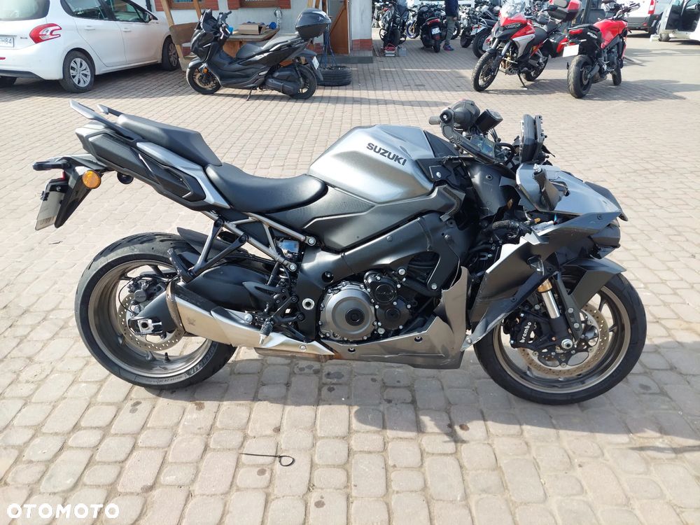 Suzuki GSX 1000 - 7