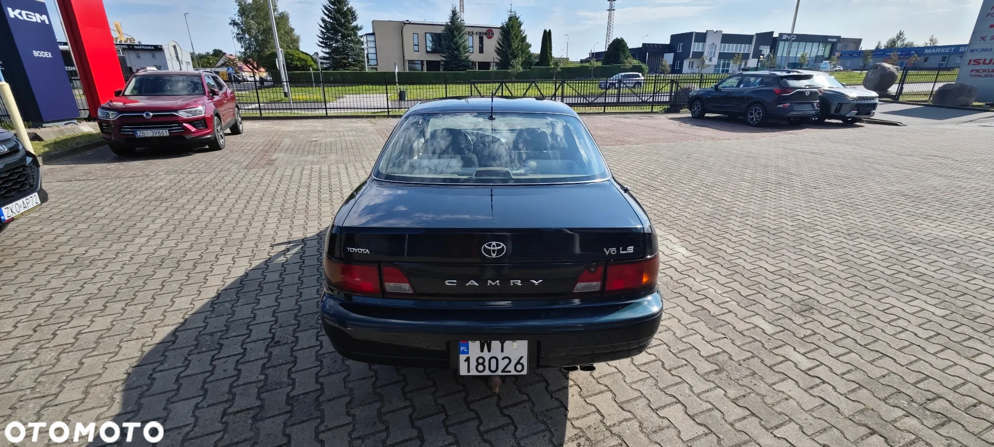 Toyota Camry 3.0 V6 LE - 4