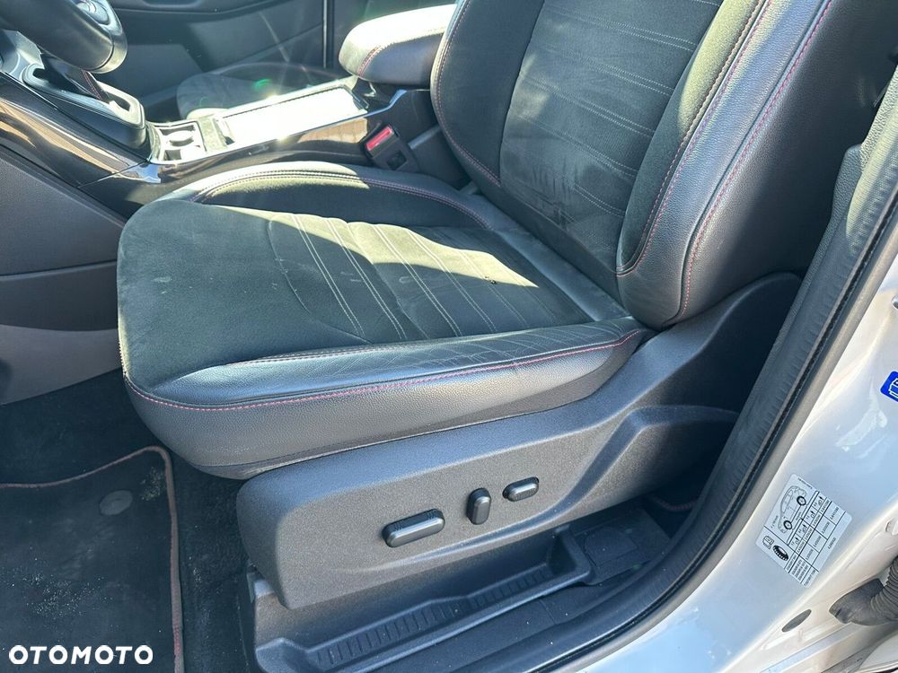 Ford Kuga 2.0 TDCi AWD ST-Line - 12