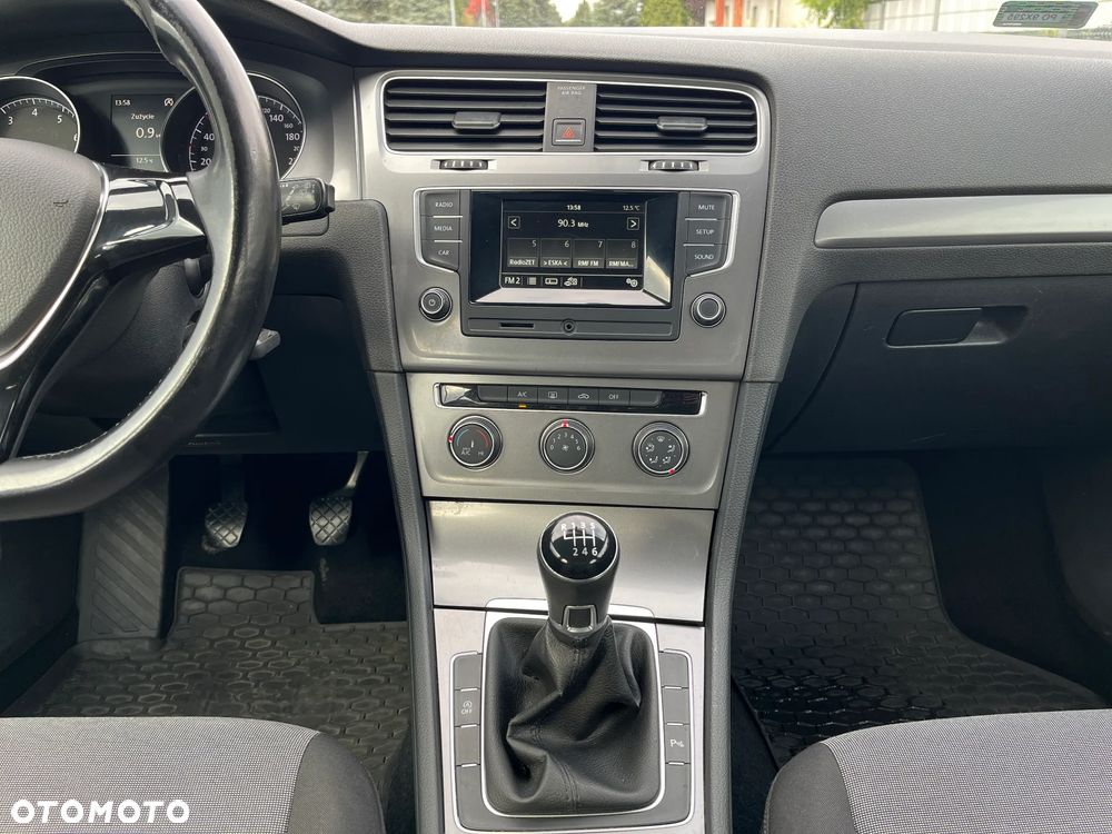 Volkswagen Golf VII 1.2 TSI BMT Trendline - 16