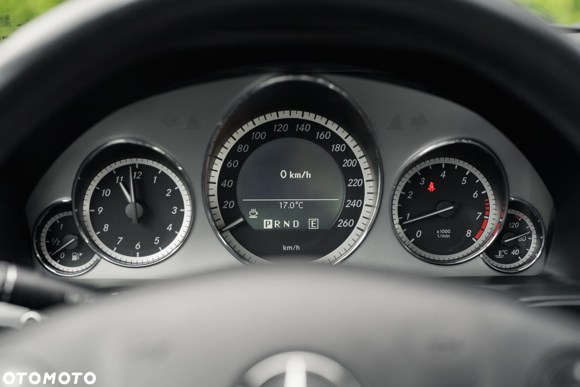 Mercedes-Benz Klasa E - 26