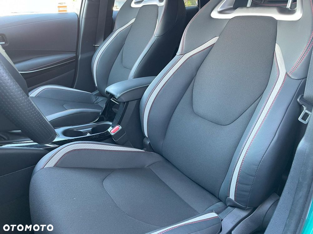 Toyota Corolla 2.0 Hybrid GR Sport Dynamic - 17