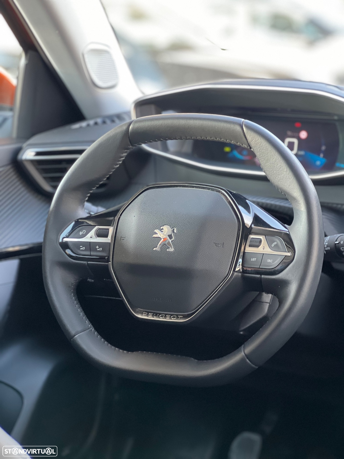 Peugeot 2008 1.2 PureTech Allure - 8