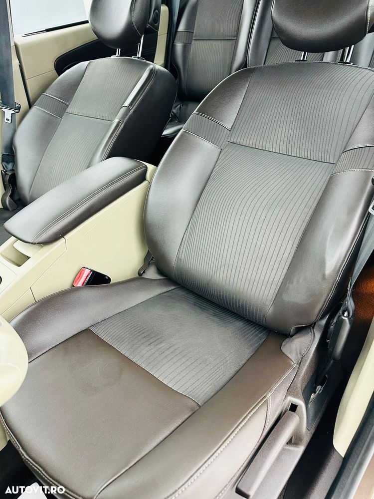 Renault Scenic 1.9 dCi FAP Dynamique - 14