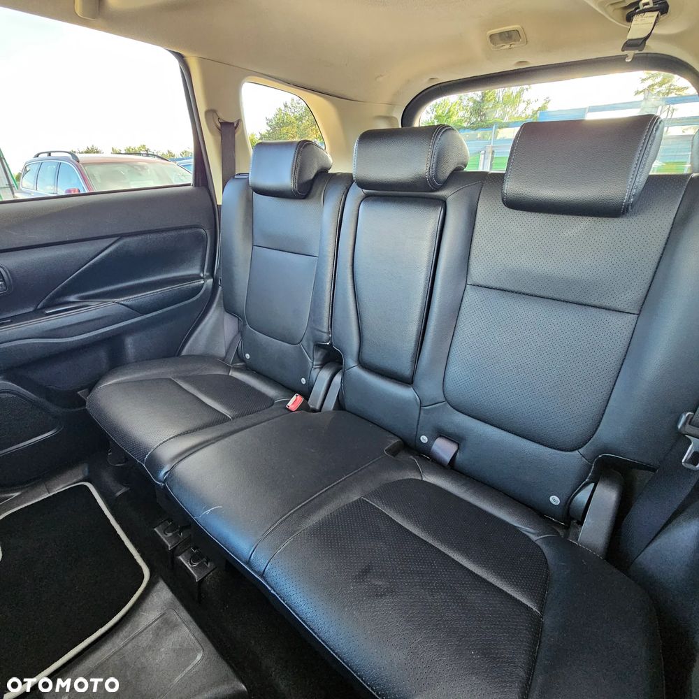 Mitsubishi Outlander - 28