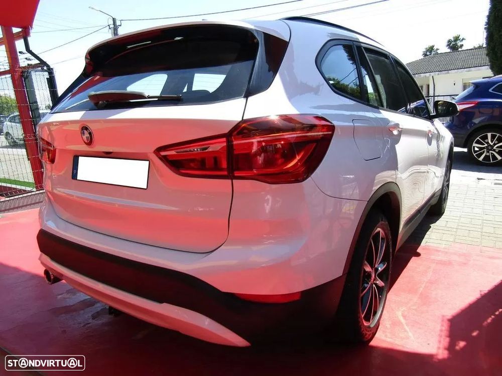 BMW X1 16 d sDrive Auto Line Sport - 6