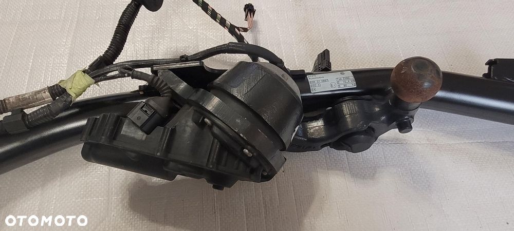 HAK HOLOWNICZY VW GOLF VIII KOMBI 2019- 5H9803881D - 2