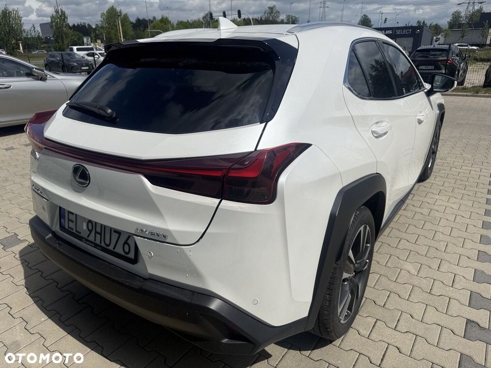 Lexus UX - 5