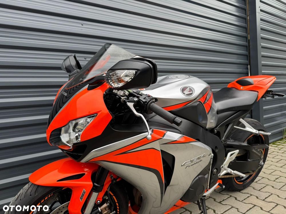 Honda CBR - 8