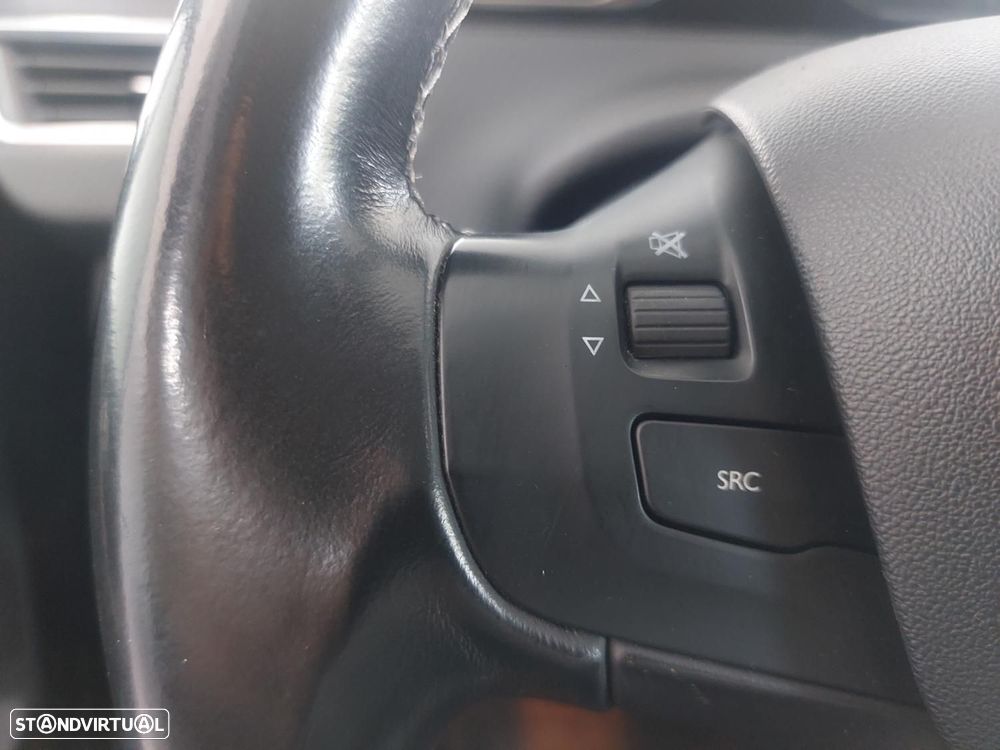 Peugeot 2008 1.2 PureTech Allure - 40
