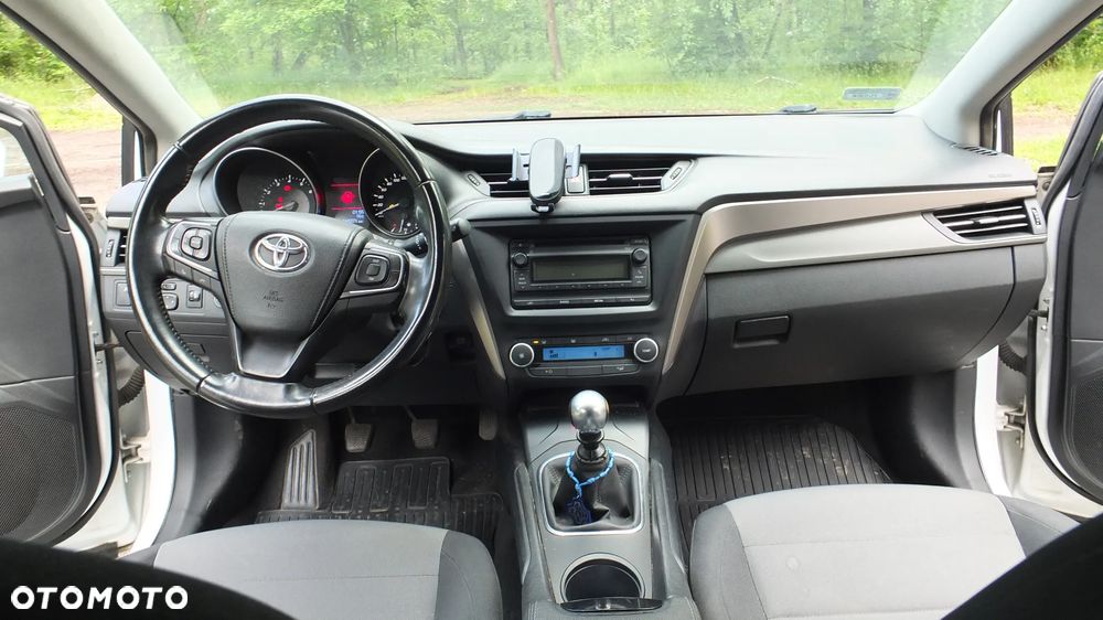 Toyota Avensis 1.8 Active - 9