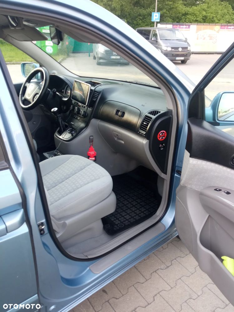 Kia Carnival - 8
