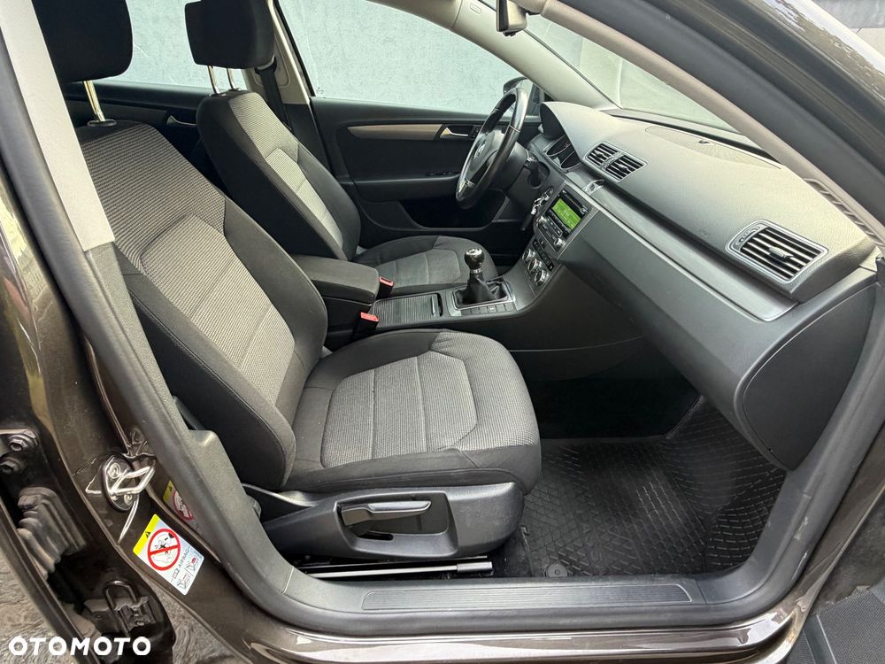 Volkswagen Passat 2.0 TDI BlueMotion Technology Exclusive - 10