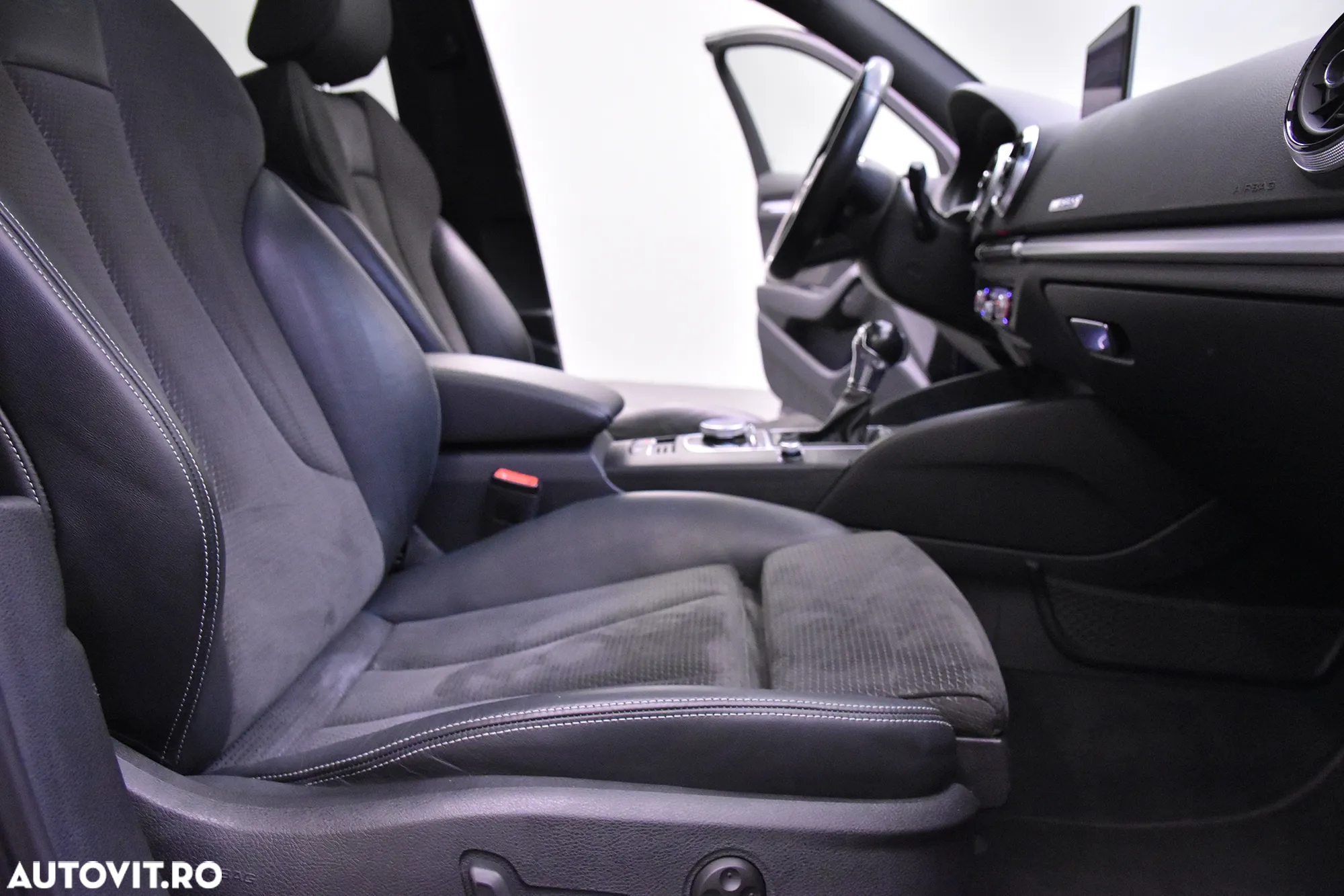 Audi S3 Sportback S tronic - 11