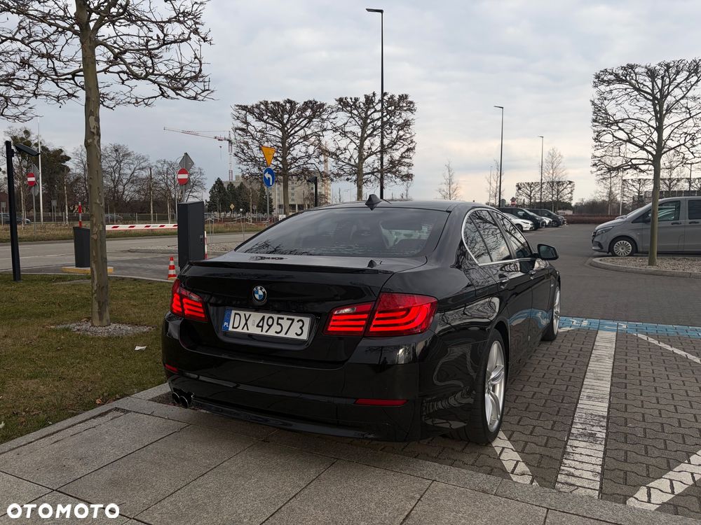 BMW Seria 5 528i xDrive - 1
