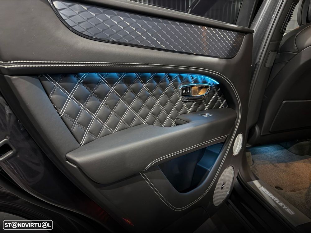Bentley Bentayga V8 Atelier Edition - 42