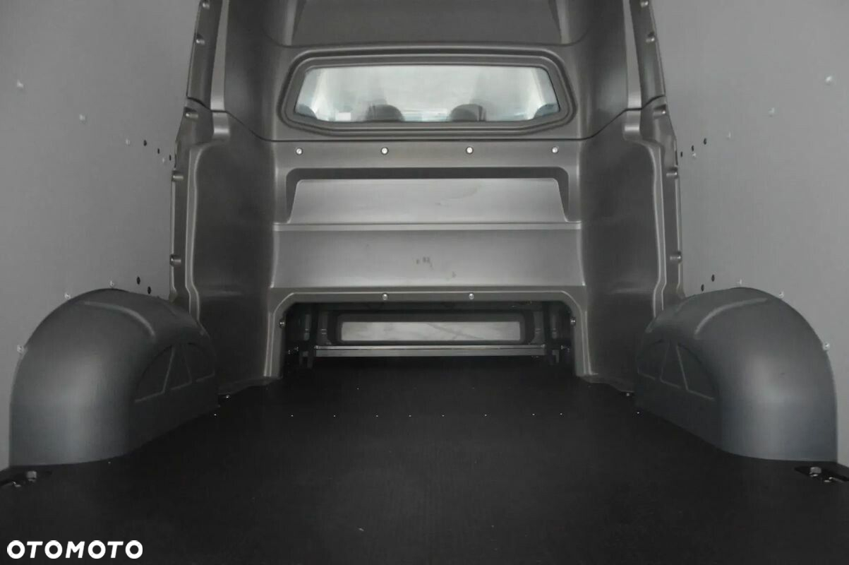 Volkswagen Crafter - 13
