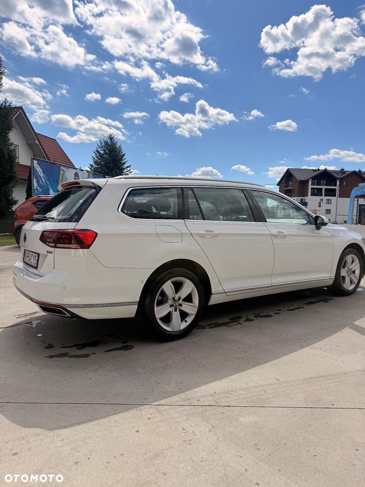 Volkswagen Passat 2.0 TDI EVO Elegance DSG - 4