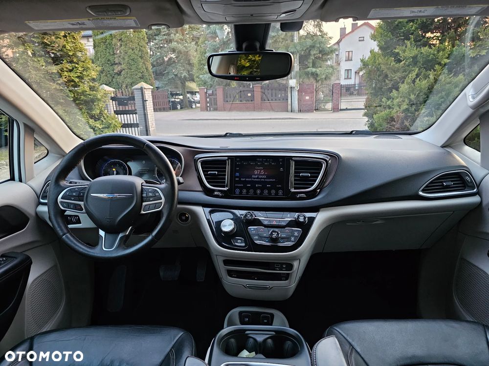 Chrysler Pacifica - 21
