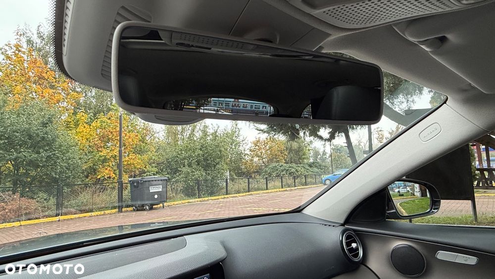 Mercedes-Benz Klasa E 200 CGI BlueEFFICIENCY Automatik Avantgarde - 32